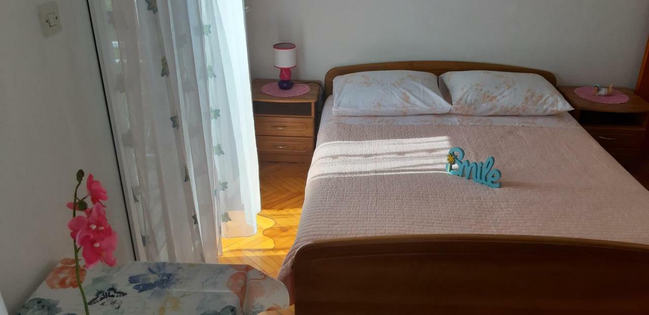 Apartman Lorena Стари Град Екстериор снимка